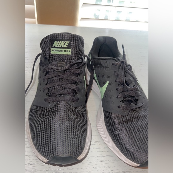 Nike downshifter 7 running shoes grey. - Picture 3 of 8